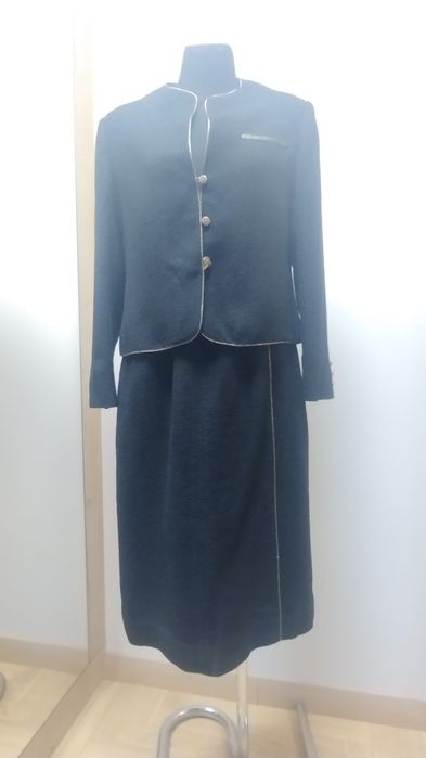 Garnitur damski rozm M/L, żakiet ze spódnicą 
Produ
