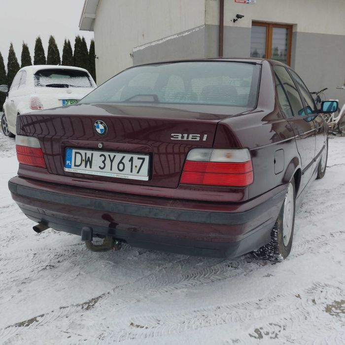 bmw e36,sedan,benzyna 1,6, 1996 rok