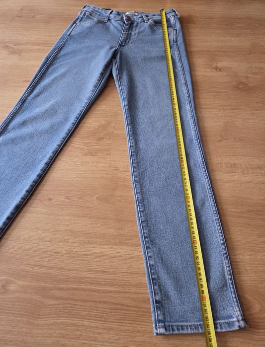 Nowe dżinsy Wrangler W28 L32