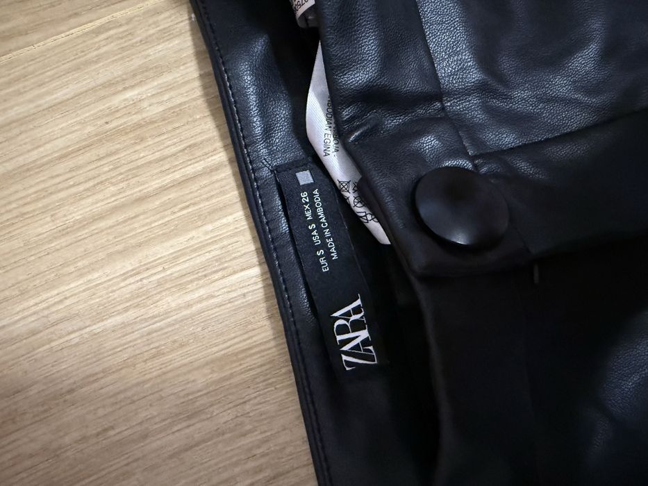 Шкіряні штани zara на флісі  , s