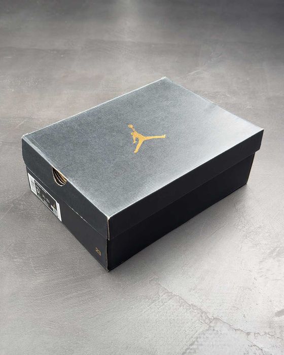 Кросівки Air Jordan 1 Mid 'Chicago'