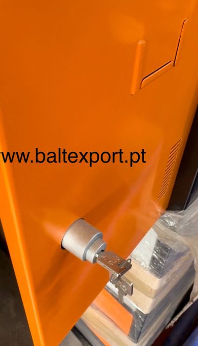 Vestiário 15 Cacifos Sobrepostos 1800x900x500 m c/Niveladores PROMOÇÃO