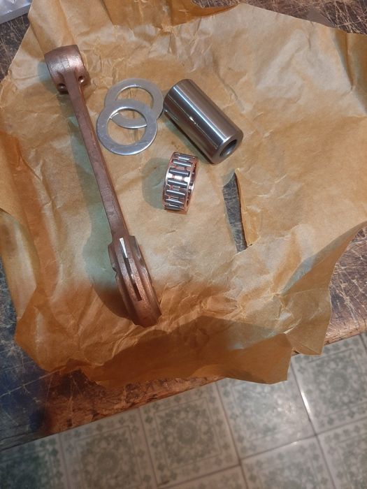 Шатун коленвала, поршневая Иж Планета Минск.