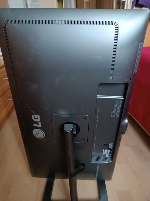 Monitor LG 31mu97-B zbita matryca