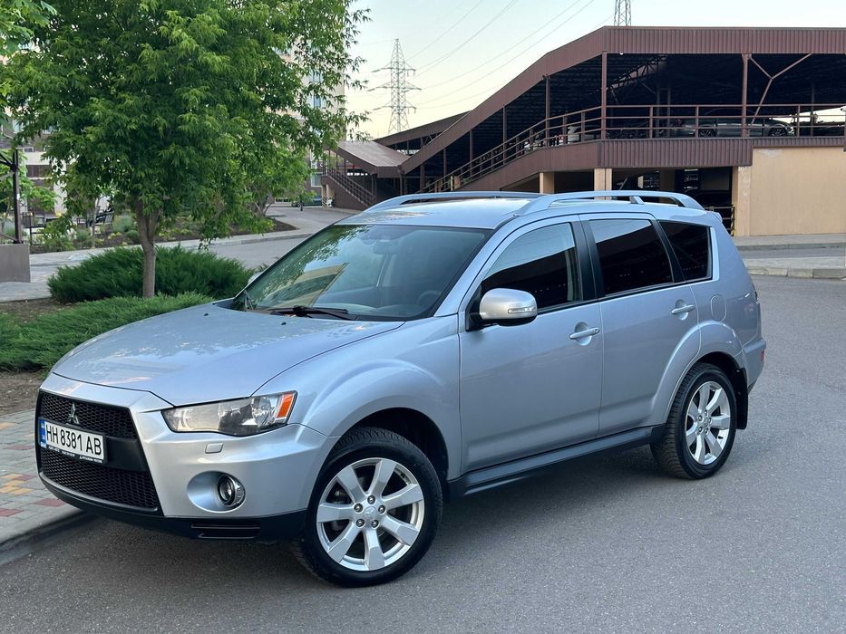 Mitsubishi Otlander XL 2.4 автомат 142тыс км пробег НЕ КРАШЕНА