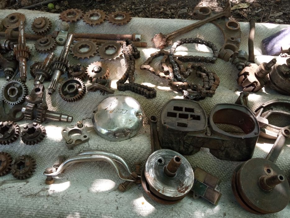 Продам шестерни и вилки КПП Иж