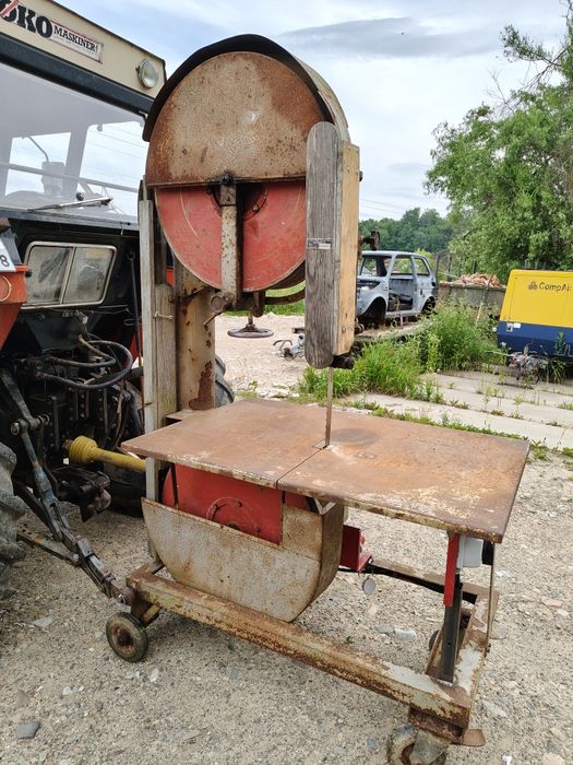 Piła taśmowa do drewna do traktora plus silnik elektryczny