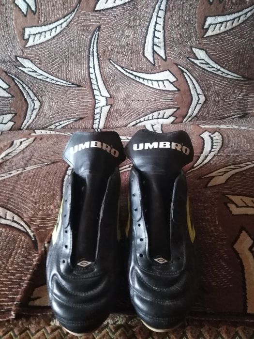 Продам мужская спортивная обувь