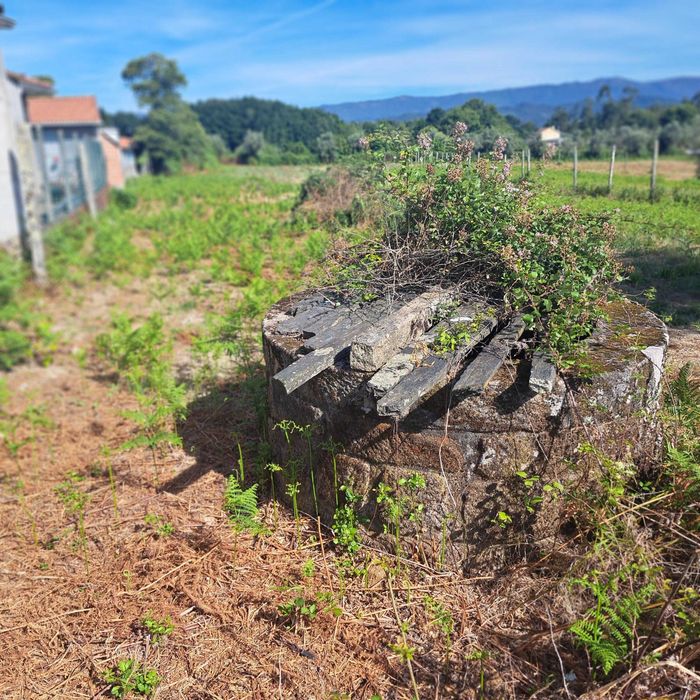 Vende-se Quinta com área urbana no centro de Fataunços, concelho de Vouzela