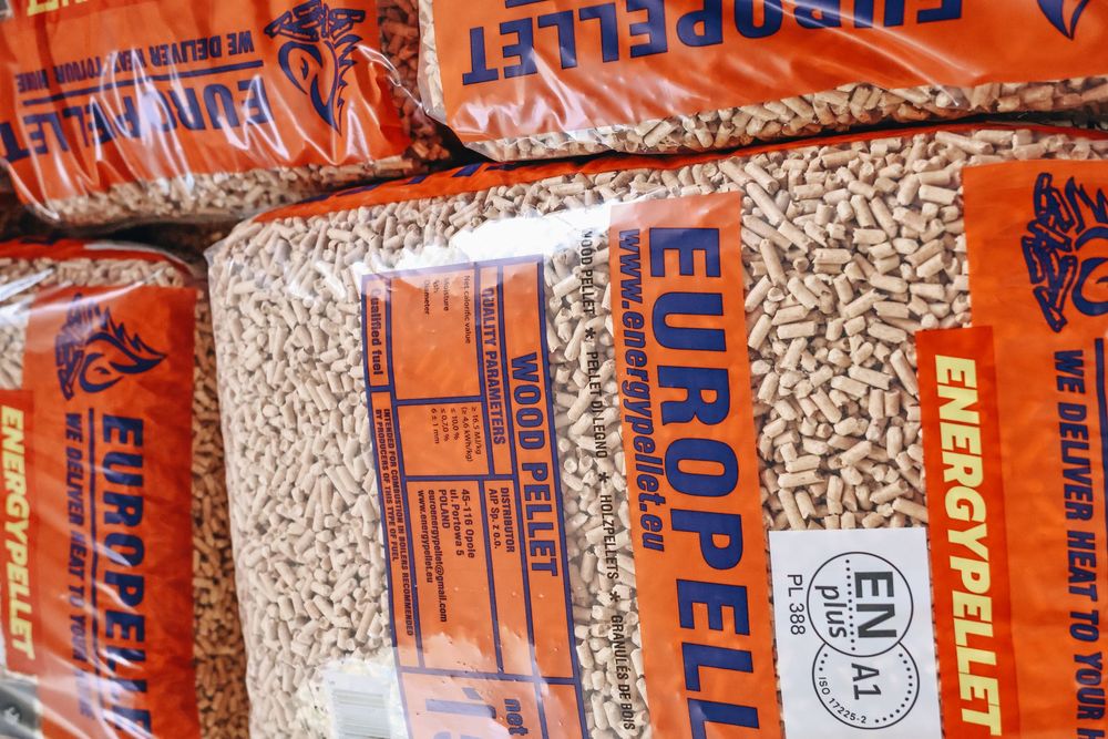Pellet EUROENERGYPELLET 6 mm – skuteczne ogrzewanie domu dzięki certyfikowanej jakości i dostawie pod wskazany adres.