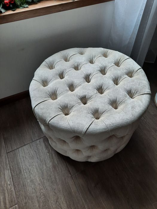 Oryginalna pufa  Chesterfield. Materiał z UK