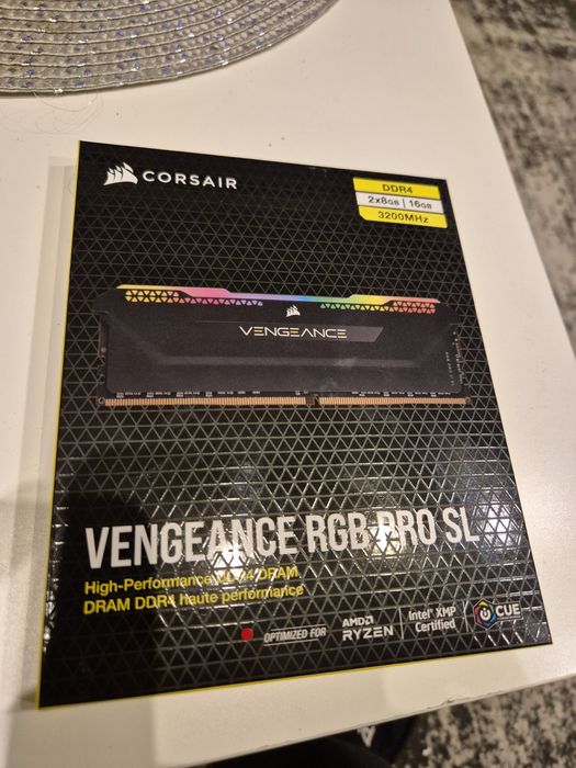 Pamięć RAM DDR4  LED nowy!  16GB (2 x 8GB) 3200 Mhz Corsair Vengeance