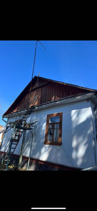 Продаж землі та будинку