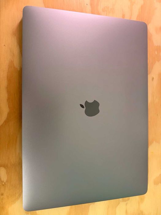 MacBook Pro 16” (2019) | i9 | 64GB RAM | 1TB SSD | Radeon Pro 5500M 4GB