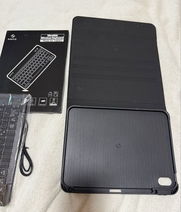 Клавіатура та чохол для iPad Pro 11