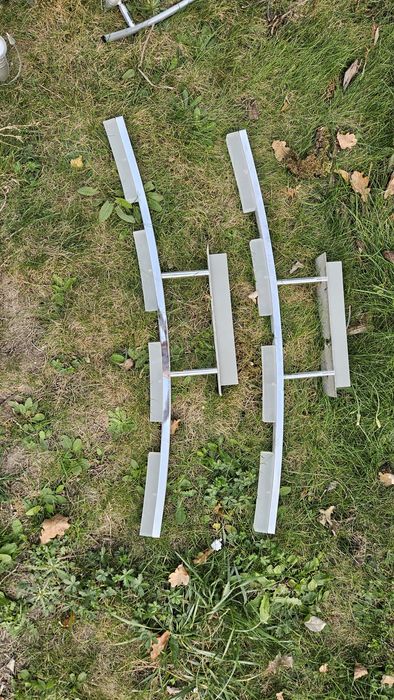 Żyrandol lampa kinkiet w kolorze srebrnym różne rodzaje