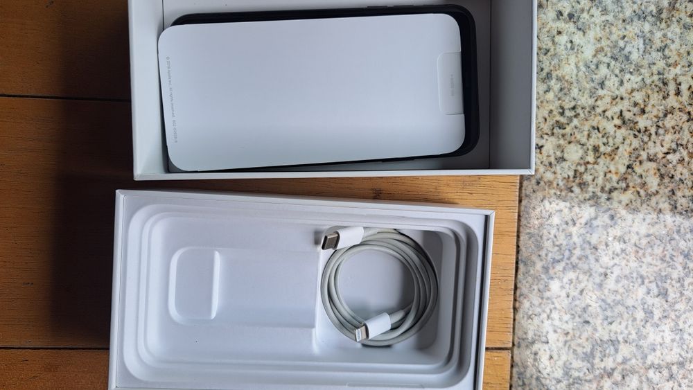 iPhone 11 64GB Preto c/ Caixa completa