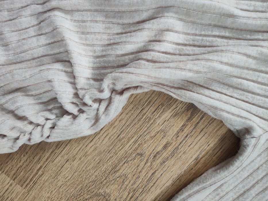 Piękna beżowa welurowa sukienka z golfem, ciepła rozmiar S/M