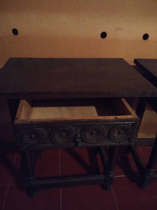 Par de mesinhas de cabeceira rústicas, década de 60