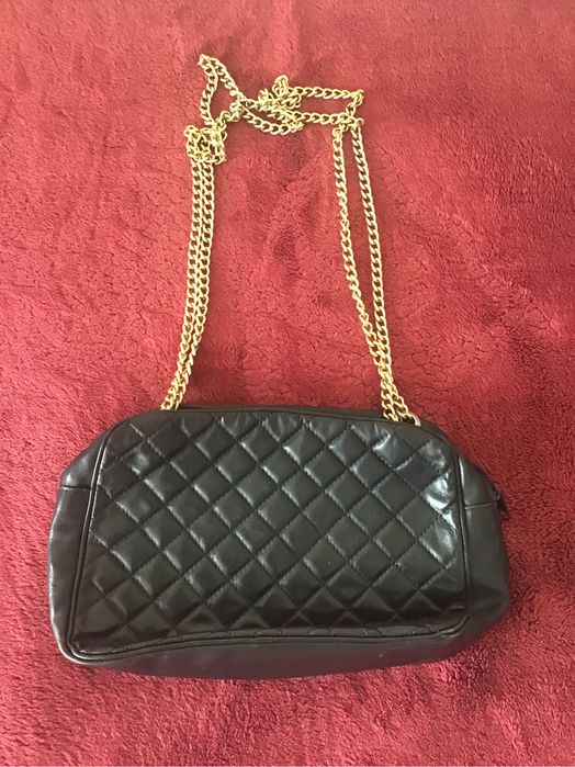 Mała torebka chanelka złoty łańcuszek