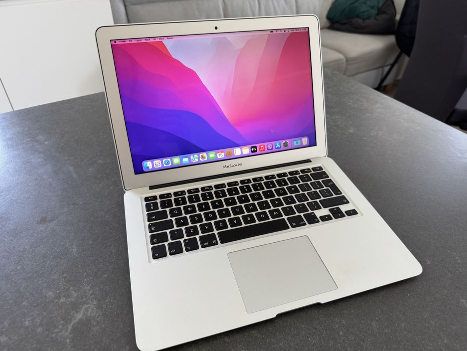 MacBook Air 13” 2017 | i5 | 8 GB RAM | 128 GB SSD