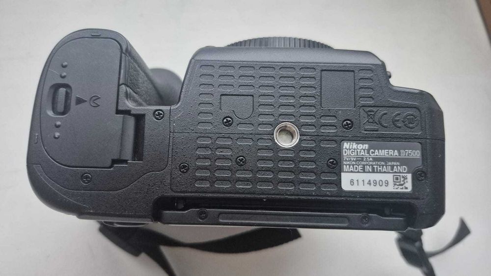 nikon d7500 з об'єктивом Nikkor 35mm 1:1.8G, nikon d7000