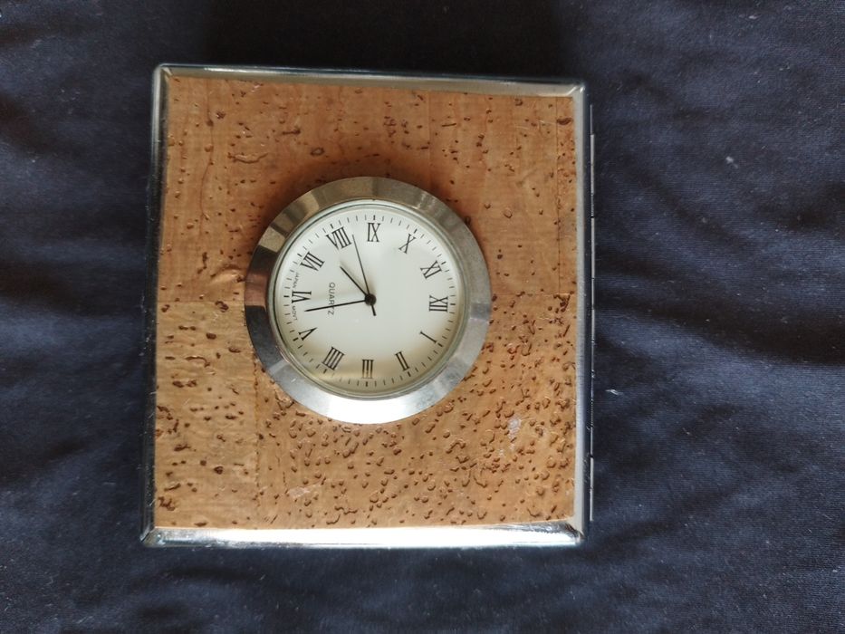 Cigarreira com relógio