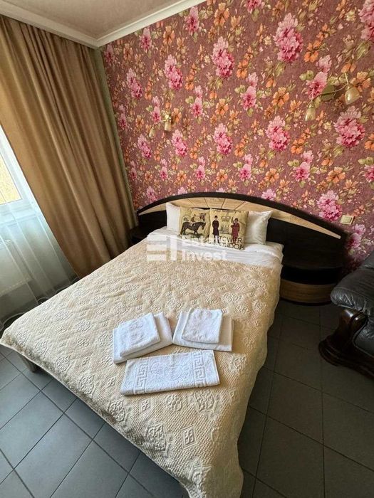 Продам майновий комплекс у смт. Подвірки