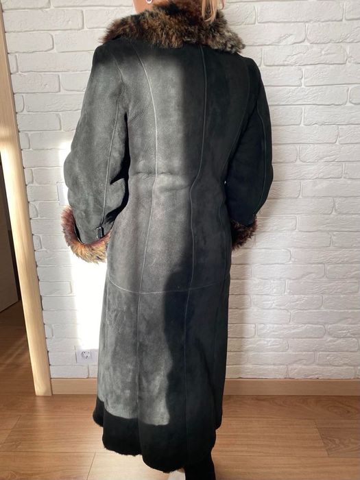 Дубленка натуральная почти новая размер S