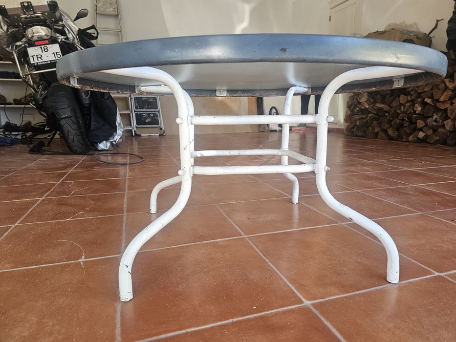 Vendo mesa de jardim