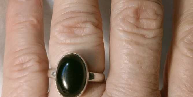 Elegancka Klasyka, Srebrny Pierścionek z Naturalnym Czarnym Onyksem !