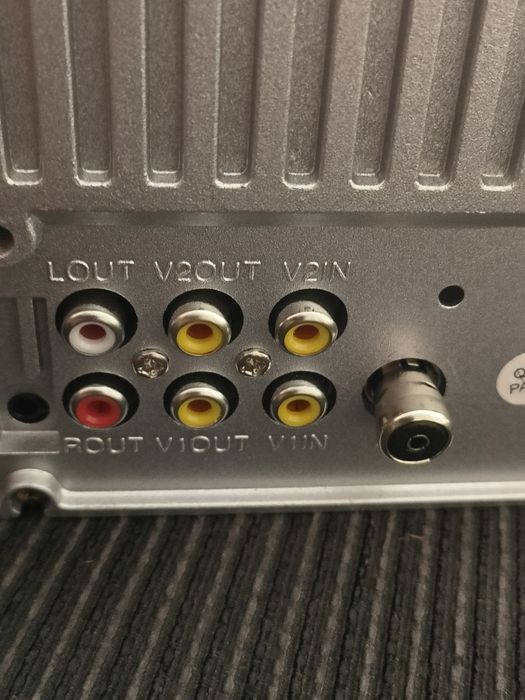 Auto radio universal belson