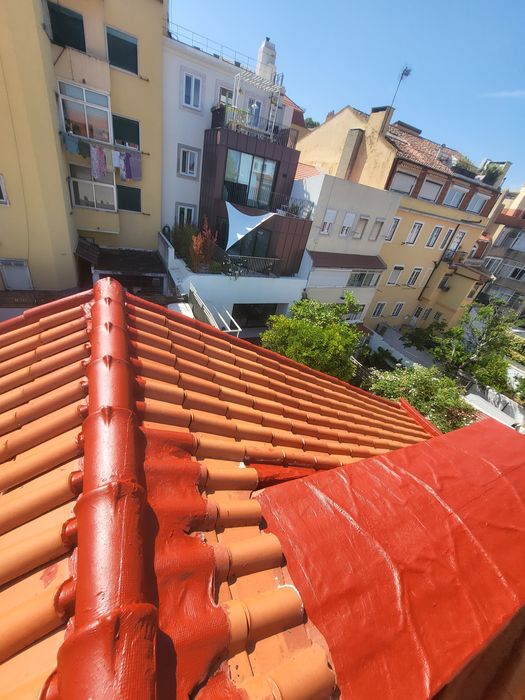 Lavagem e Impermeabilização de Telhados e Algerozes.