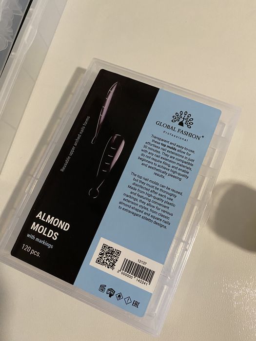 форми верхні на ногті фарби і штамп