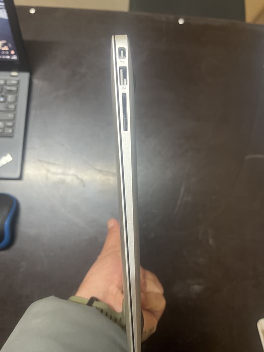 Продам MacBook Air 2015 року