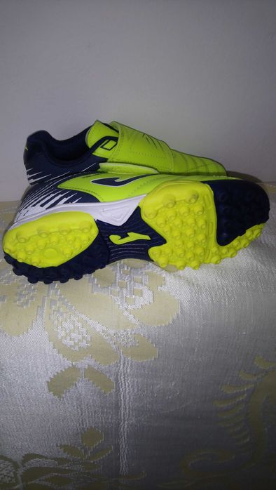Tenis Joma para criança novo N 30