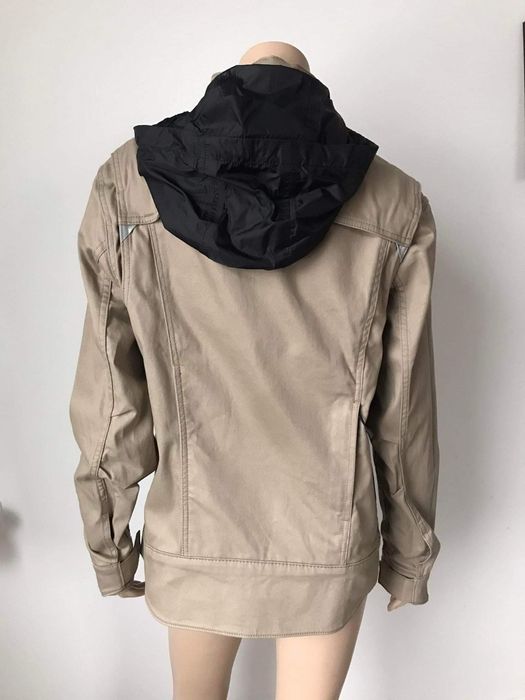 Levi's jeansowa kurtka damska z kapturem i ukrytymi kieszeniami M
Rozm