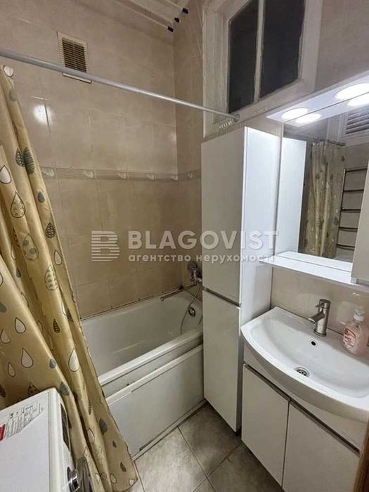 Продаж квартири Героїв Оборони, 3 Виставковий центр