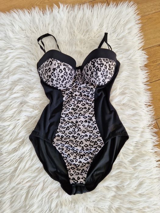 Closer w Evie 38D 85D L 40 XL 42 czarne body wyszczuplające modelujace