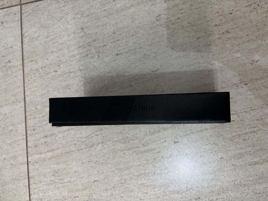 Samsung Galaxy Z Flip 6 | 512GB | Garantia UE | Ecrã + Bateria Novos