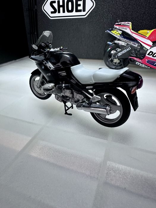 Miniatura BMW R 1100 RS Escala 1/24 Minichamps