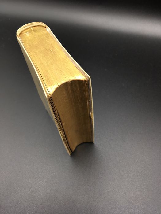 Biblia missal em material nobre