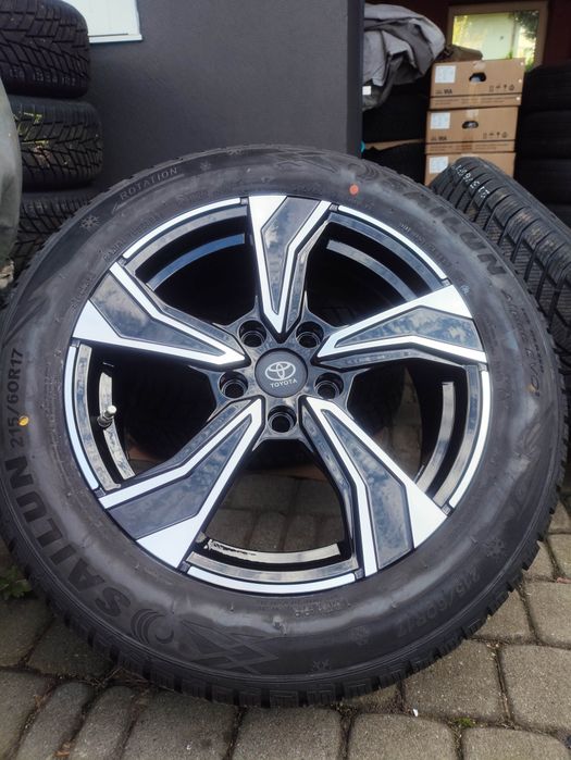 Nowe fabrycznie kompletne koła opony zimowe 2026 z czujnikami tpms 215/60/17  17 5x114,3  et49 toyota ch-r corolla cross , czujniki OEM toyota