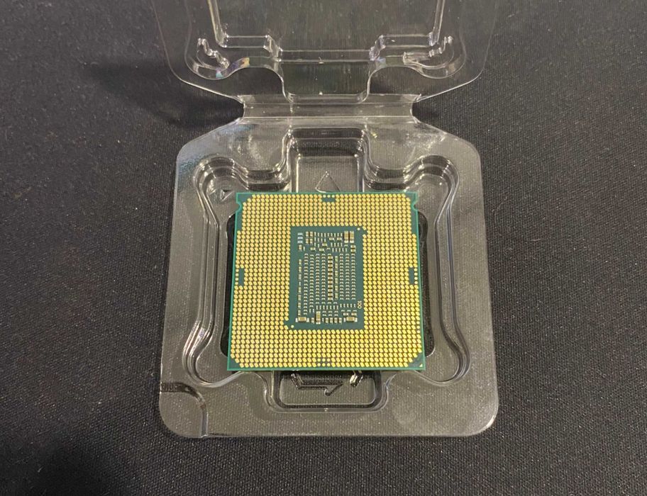 Processador Intel® Core™ i5-9400F
cache de 9 M, até 4,10 GHz