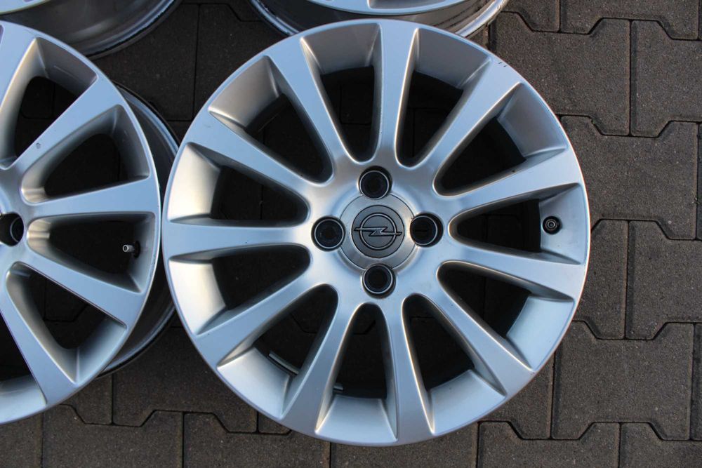 Oryginalne felgi aluminiowe 16" Opel Corsa D E Adam Karl Meriva 4X100