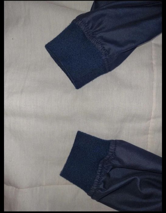 Casaco fino azul escuro (Primavera-Verão-Outono)