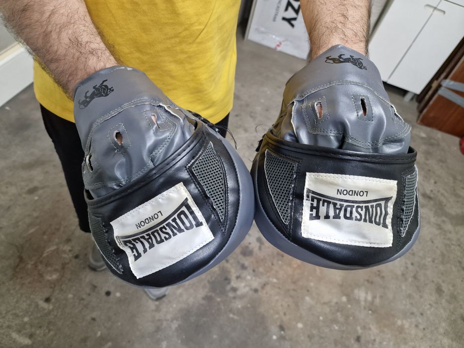 Plastrons / Pads Lonsdale (Boxe, MMA,...)