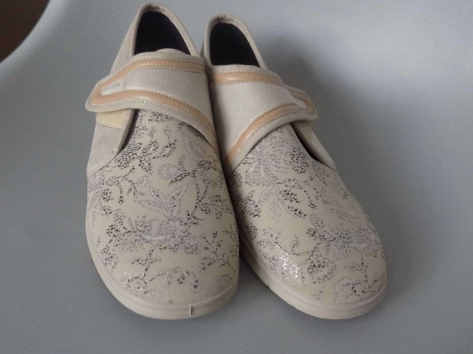 Bez uciskowe półbuty aerosoft 39