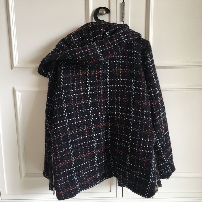 Casaco com capuz Yessica C&A