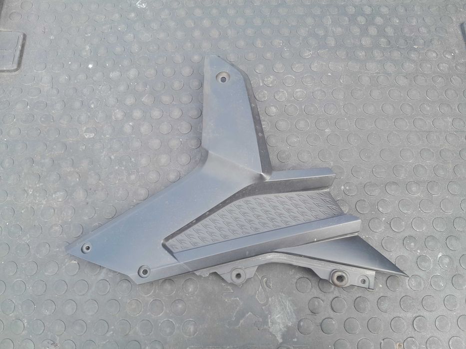 Junak RS125 Osłona Boczna Ramy Prawa